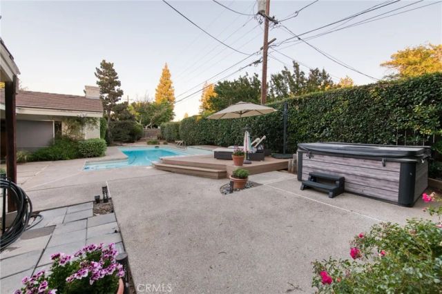 1687 W Dovewood, Fresno, CA 93711