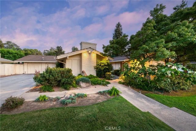 1687 W Dovewood, Fresno, CA 93711