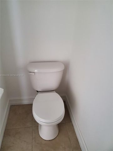 1300 Moffett St 106, Hallandale Beach, FL 33009