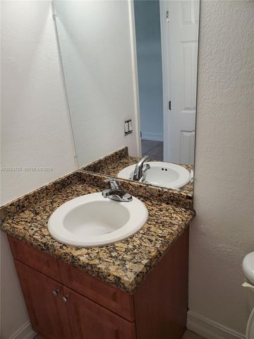 1300 Moffett St 106, Hallandale Beach, FL 33009