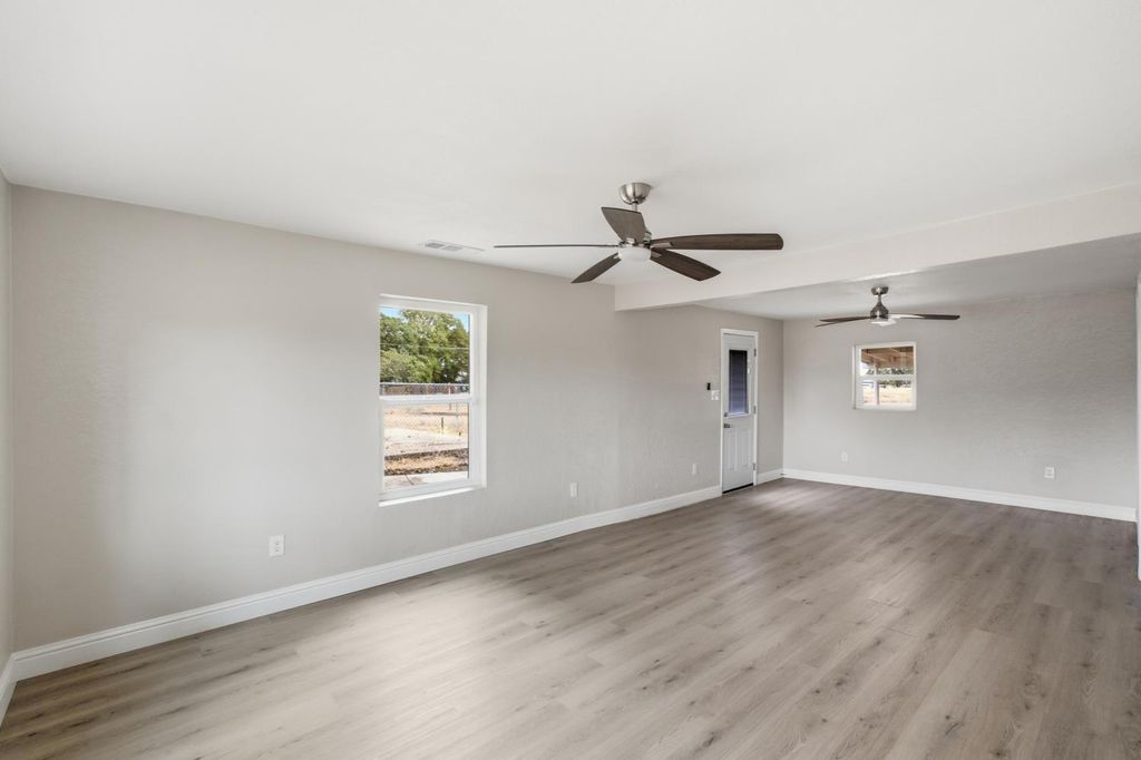 Image 11 of property listing at 19474 Avenue 22 1/2 # 2, Chowchilla, CA 93610