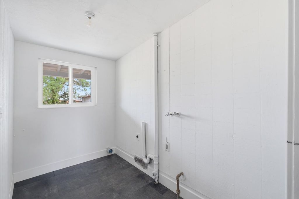 Image 21 of property listing at 19474 Avenue 22 1/2 # 2, Chowchilla, CA 93610