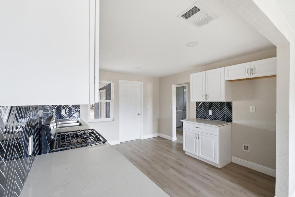 Image 9 of property listing at 19474 Avenue 22 1/2 # 2, Chowchilla, CA 93610