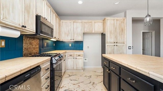 13849 Jackson Street, Oak Hills, CA 92344