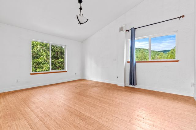 486 Tunnel Creek Road, Grants Pass, OR 97526