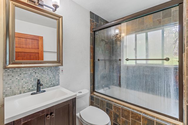 486 Tunnel Creek Road, Grants Pass, OR 97526