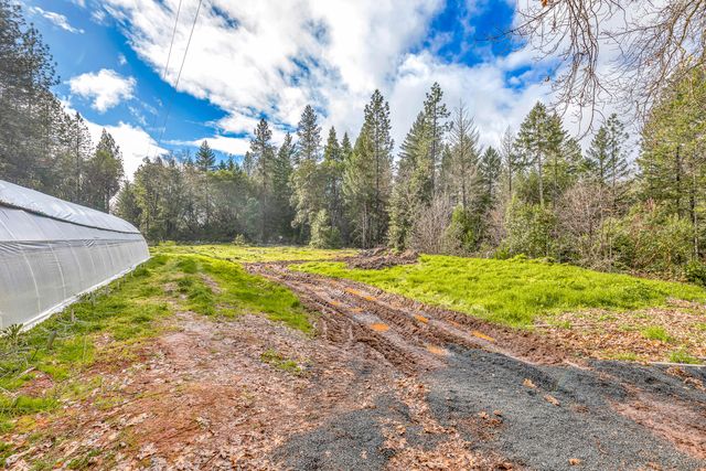 486 Tunnel Creek Road, Grants Pass, OR 97526