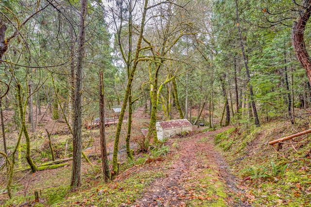 486 Tunnel Creek Road, Grants Pass, OR 97526
