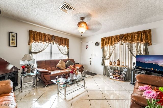 4844 Treetrunk Avenue, Las Vegas, NV 89147