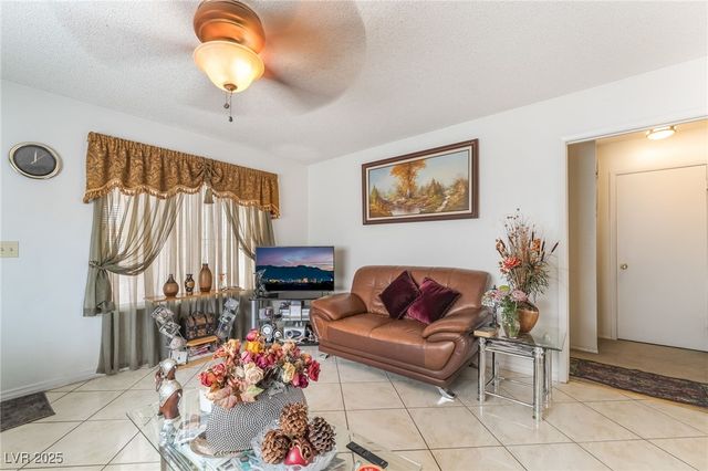 4844 Treetrunk Avenue, Las Vegas, NV 89147