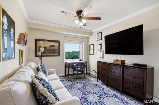 710 S Hanley Road 10B, Clayton, MO 63105