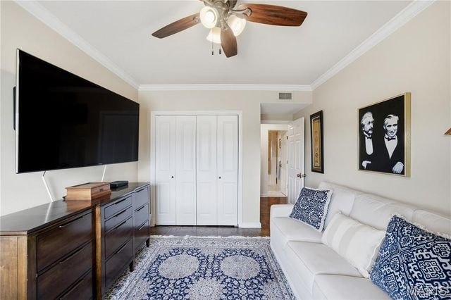 710 S Hanley Road 10B, Clayton, MO 63105