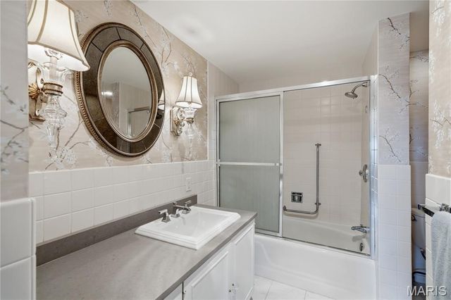 710 S Hanley Road 10B, Clayton, MO 63105