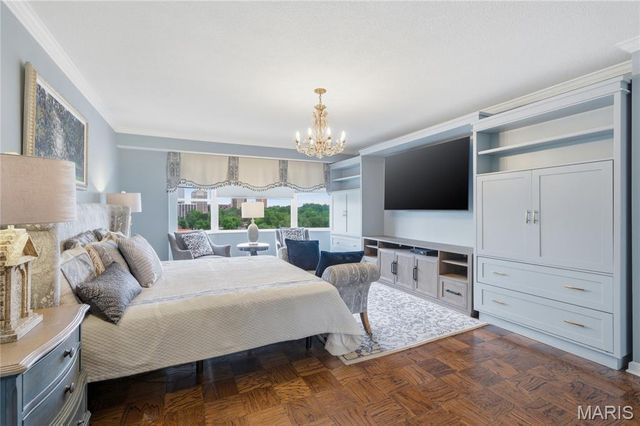 710 S Hanley Road 10B, Clayton, MO 63105