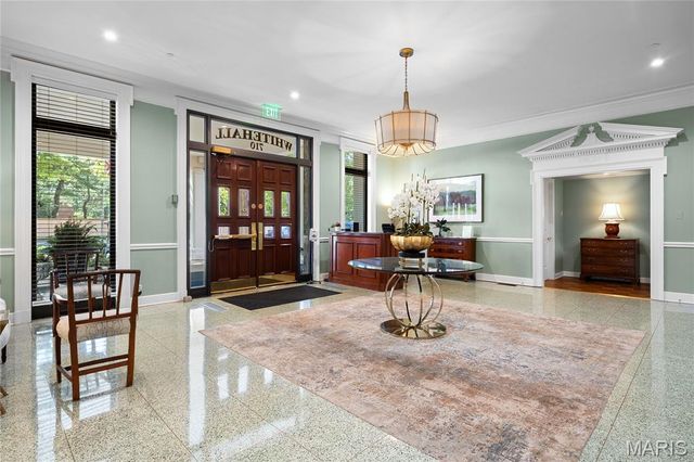 710 S Hanley Road 10B, Clayton, MO 63105