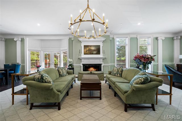 710 S Hanley Road 10B, Clayton, MO 63105