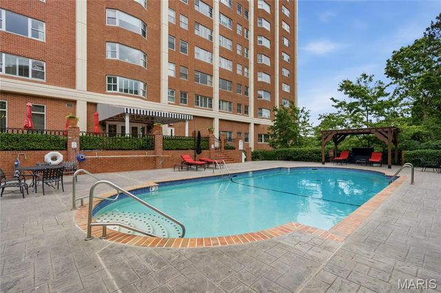 710 S Hanley Road 10B, Clayton, MO 63105