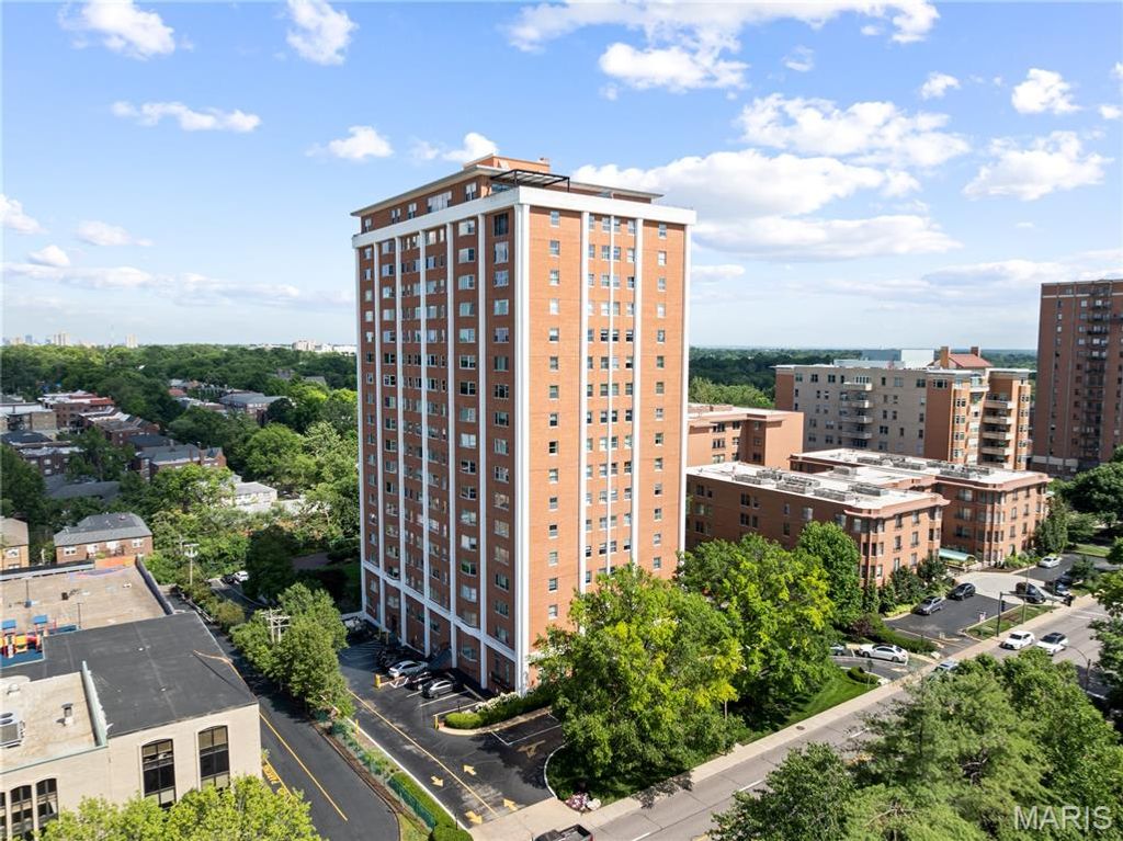 710 S Hanley Road 10B, Clayton, MO 63105