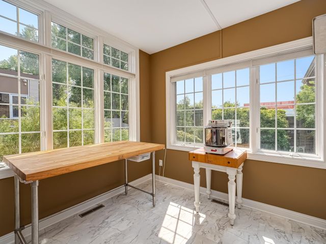 1385 Eustis Street C, Saint Paul, MN 55108