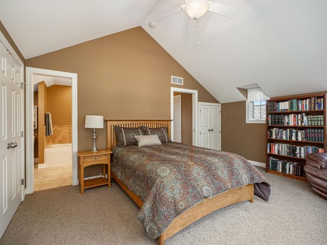 1385 Eustis Street C, Saint Paul, MN 55108