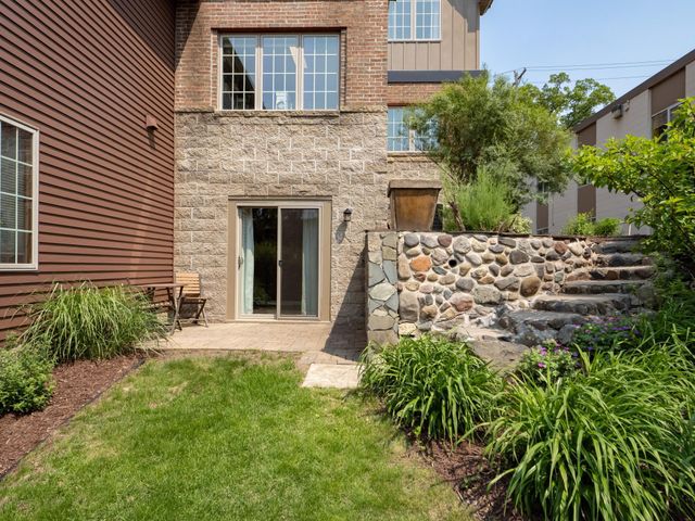 1385 Eustis Street C, Saint Paul, MN 55108