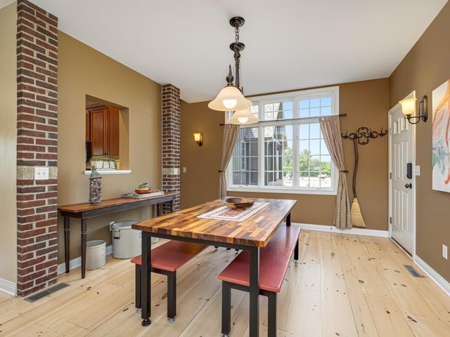 1385 Eustis Street C, Saint Paul, MN 55108