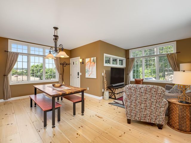 1385 Eustis Street C, Saint Paul, MN 55108