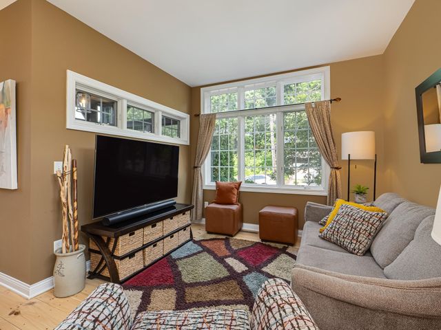 1385 Eustis Street C, Saint Paul, MN 55108