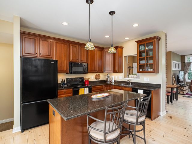 1385 Eustis Street C, Saint Paul, MN 55108