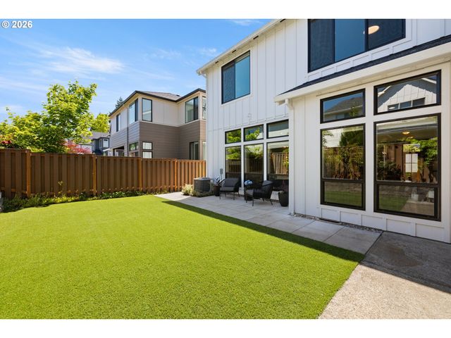 12103 Nw MILLFORD St, Portland, OR 97229