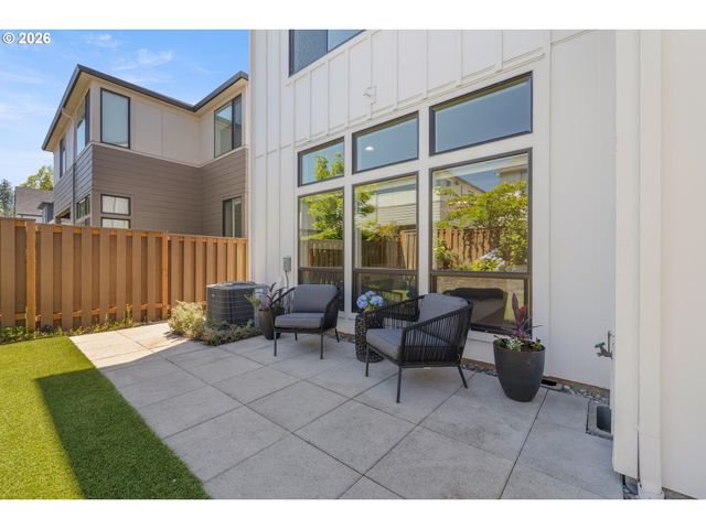 12103 Nw MILLFORD St, Portland, OR 97229