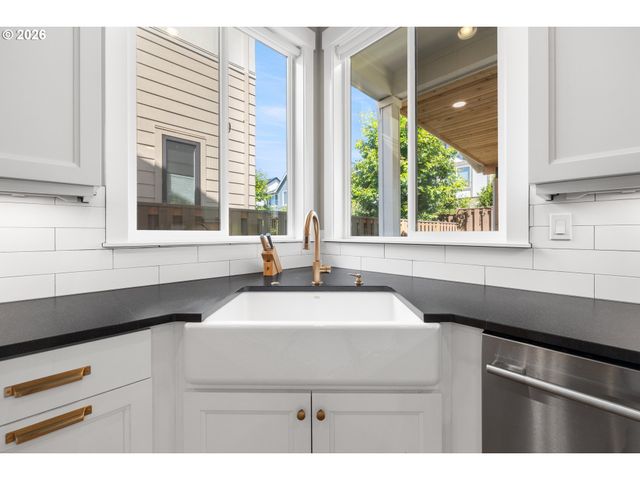 12103 Nw MILLFORD St, Portland, OR 97229