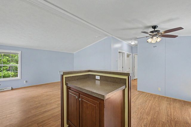 2 Tamarack Place, Londonderry, NH 03038
