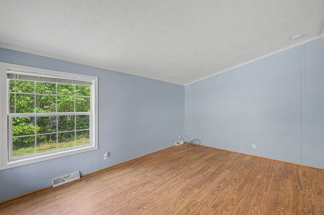 2 Tamarack Place, Londonderry, NH 03038