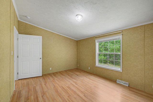 2 Tamarack Place, Londonderry, NH 03038