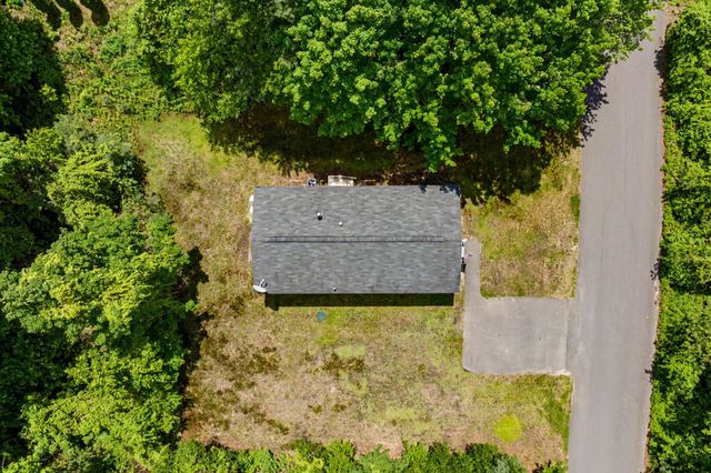 2 Tamarack Place, Londonderry, NH 03038