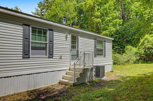 2 Tamarack Place, Londonderry, NH 03038