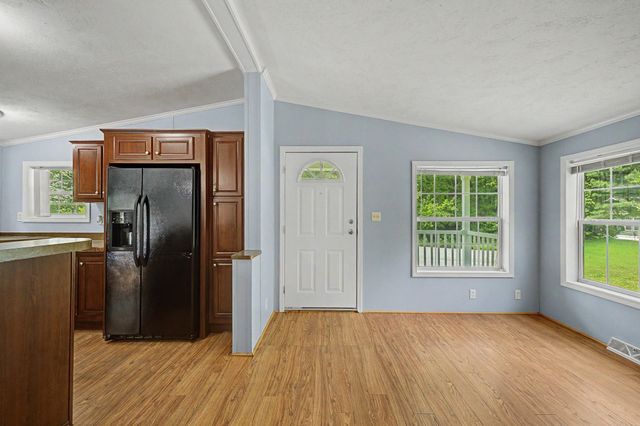 2 Tamarack Place, Londonderry, NH 03038