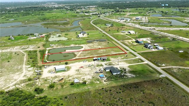 317 Cape Velero Dr, Rockport, TX 78382