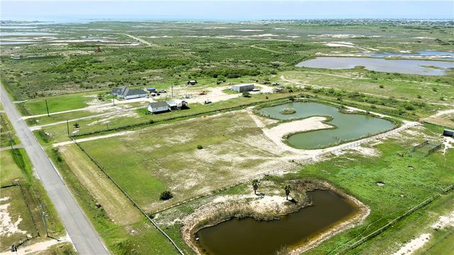 317 Cape Velero Dr, Rockport, TX 78382