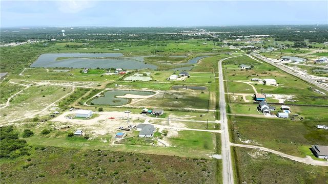 317 Cape Velero Dr, Rockport, TX 78382