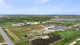 317 Cape Velero Dr, Rockport, TX 78382