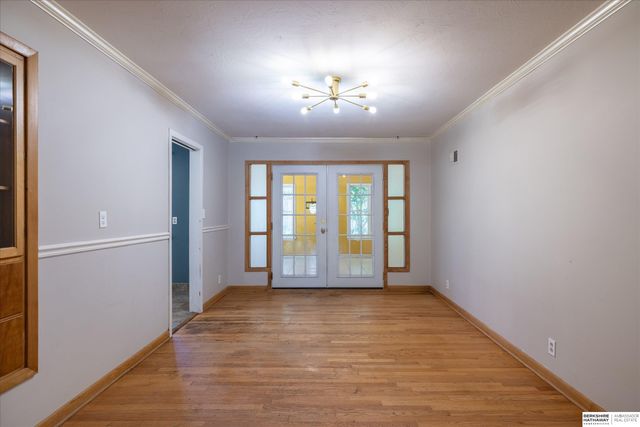 1524 Skyline Drive, Lincoln, NE 68506