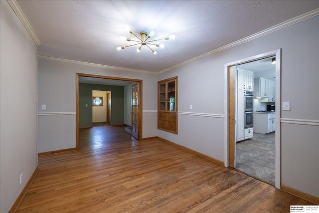 1524 Skyline Drive, Lincoln, NE 68506