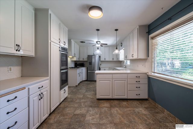 1524 Skyline Drive, Lincoln, NE 68506