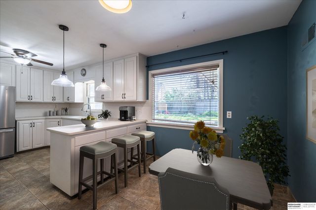 1524 Skyline Drive, Lincoln, NE 68506