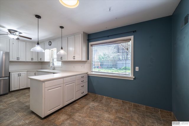 1524 Skyline Drive, Lincoln, NE 68506