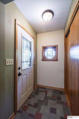 1524 Skyline Drive, Lincoln, NE 68506