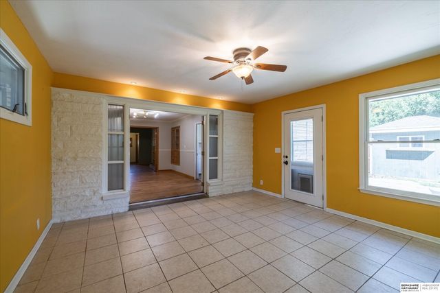 1524 Skyline Drive, Lincoln, NE 68506