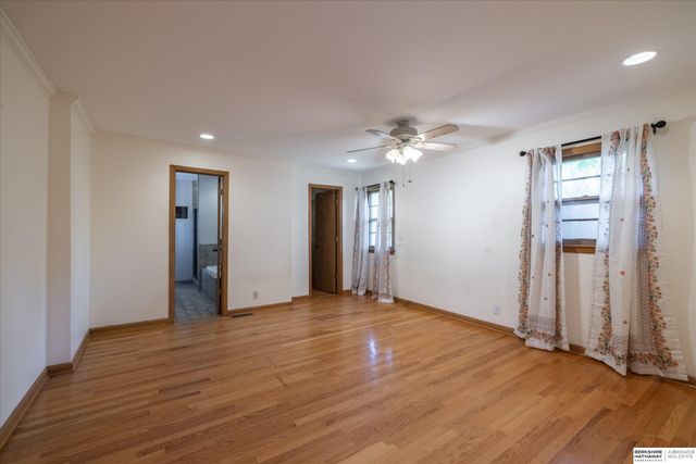 1524 Skyline Drive, Lincoln, NE 68506